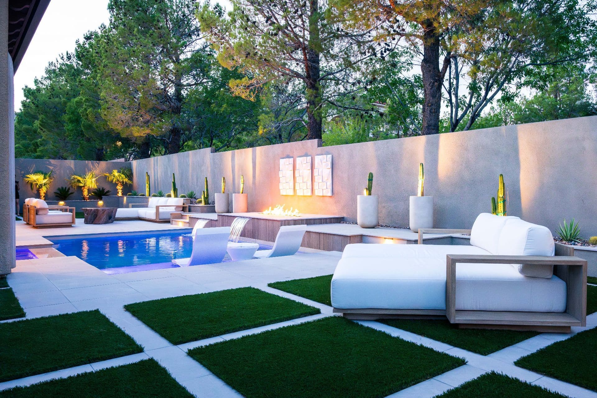 Gallery photos for Modern Luxury Backyard Design: Image #2