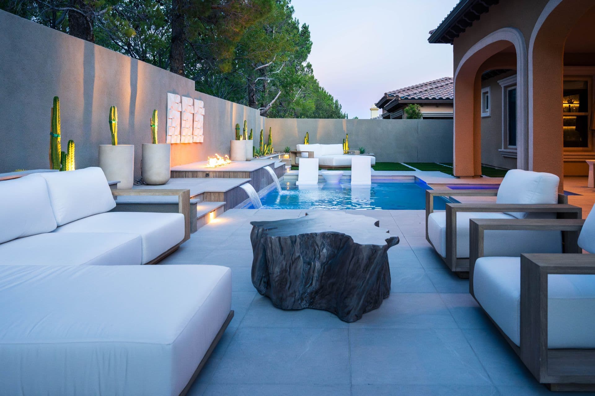 Gallery photos for Modern Luxury Backyard Design: Image #3
