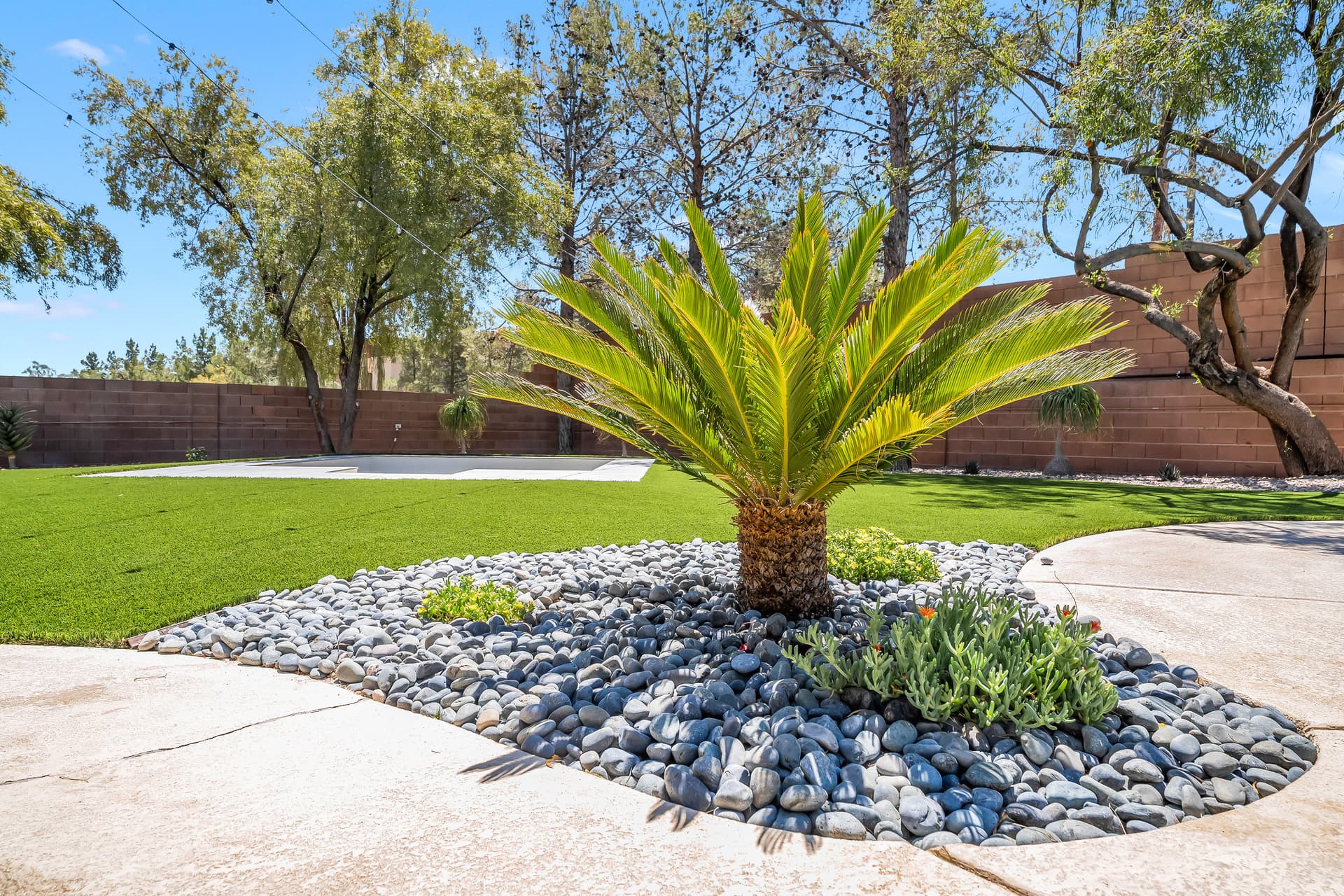 What Is the Best Decorative Rock for Las Vegas Landscaping? image